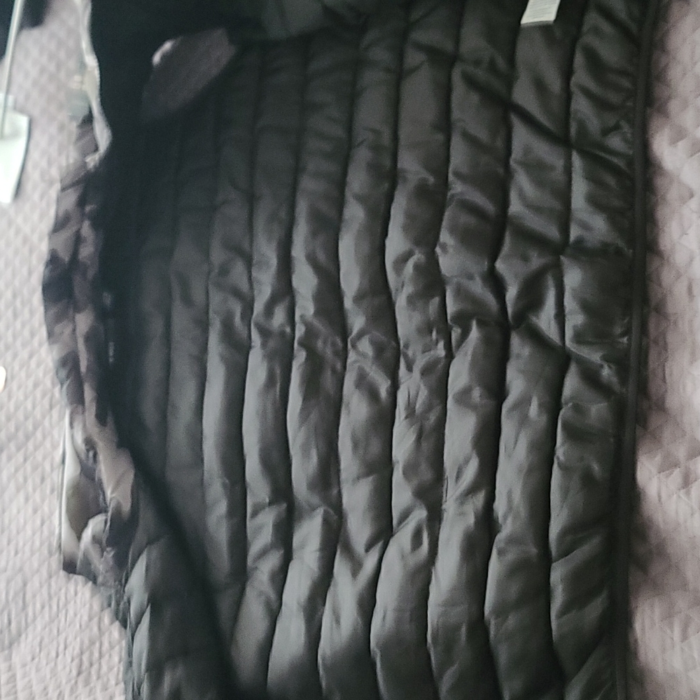 Vest - Picture 2 of 3